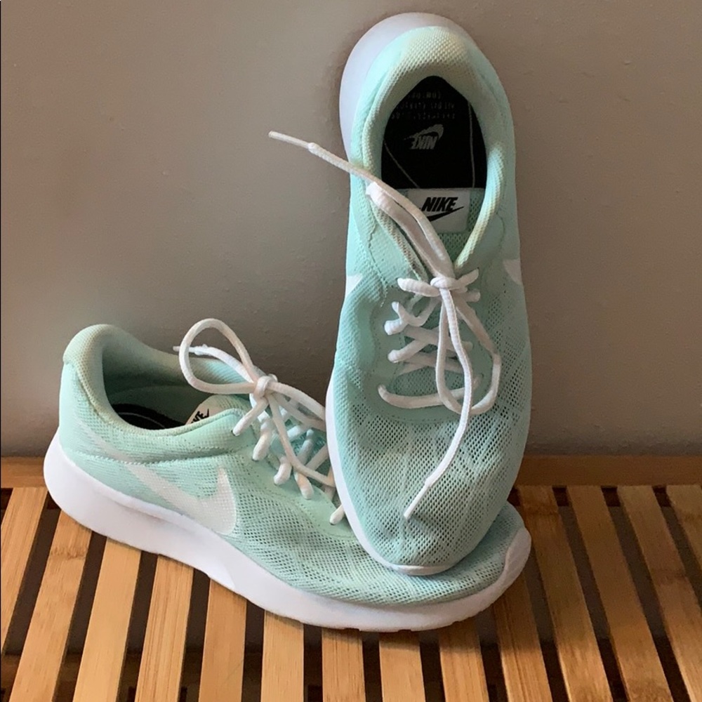 Nike Tanjun Se Sneakers